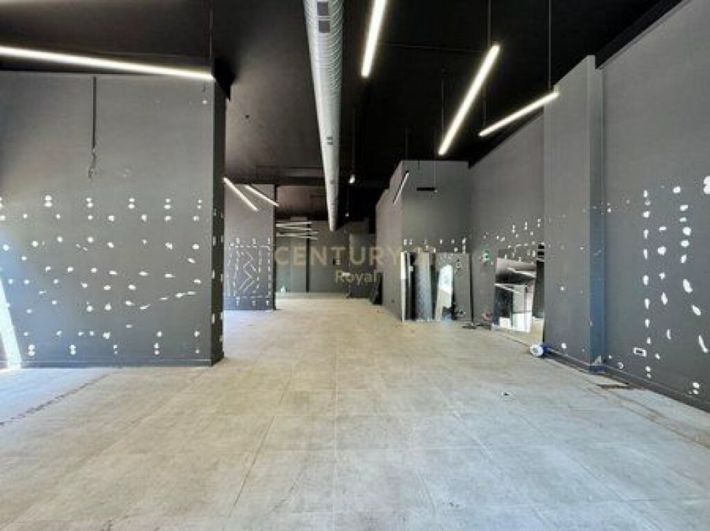  Commercial space for rent on Bardhok Biba Street