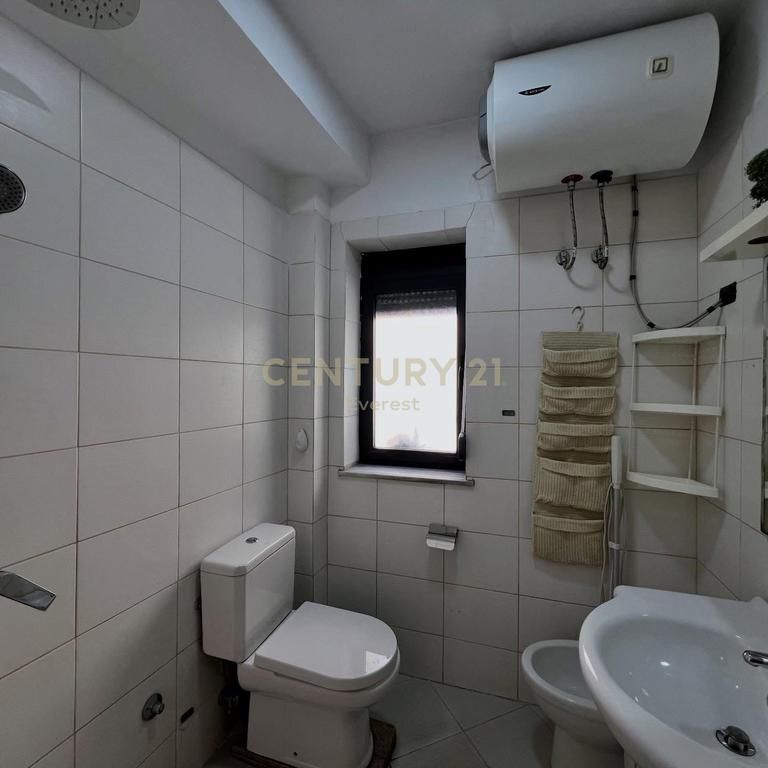 MBI SHKOLLEN E BALETIT, APARTAMENT 1+1 PER QIRA