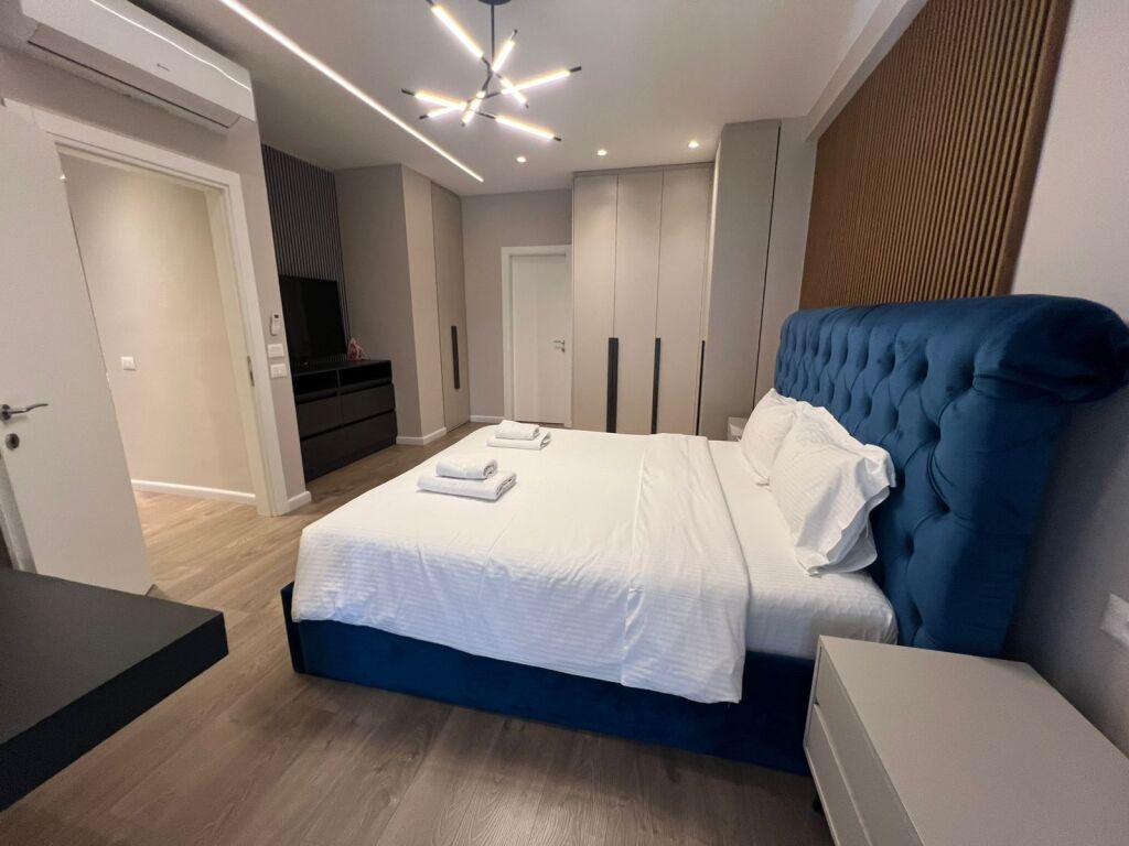 Il comune di Parigi, affitta appartamento moderno 2+1+2 più parcheggio!