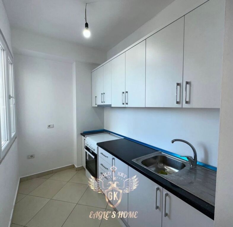 🏡 APARTAMENT ME QERA 3+1+2 me Ballkon 📍Stacioni Trenit