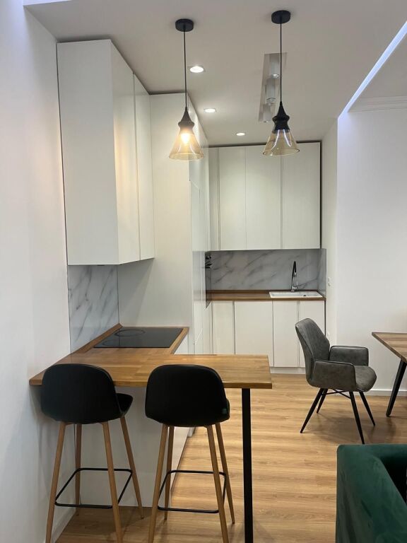 Jepet me Qira – Apartament 1+1 | Rruga Loni Ligori, Astir, Tiranë
