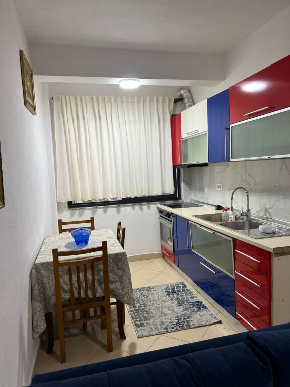 🏠Via 5 Maji, si affitta il secondo piano di una villa 1+1 arredata, 40.000 Leke