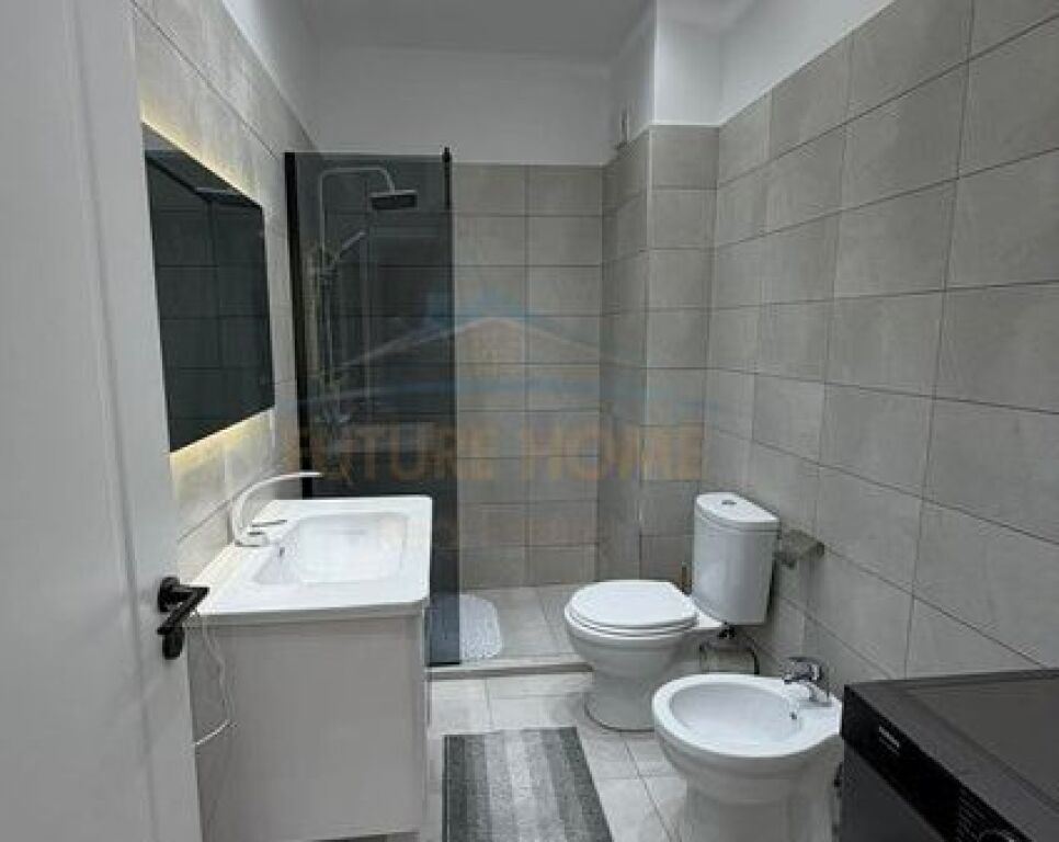 Shitet, Apartament 2+1,Tirana Golden Park 3