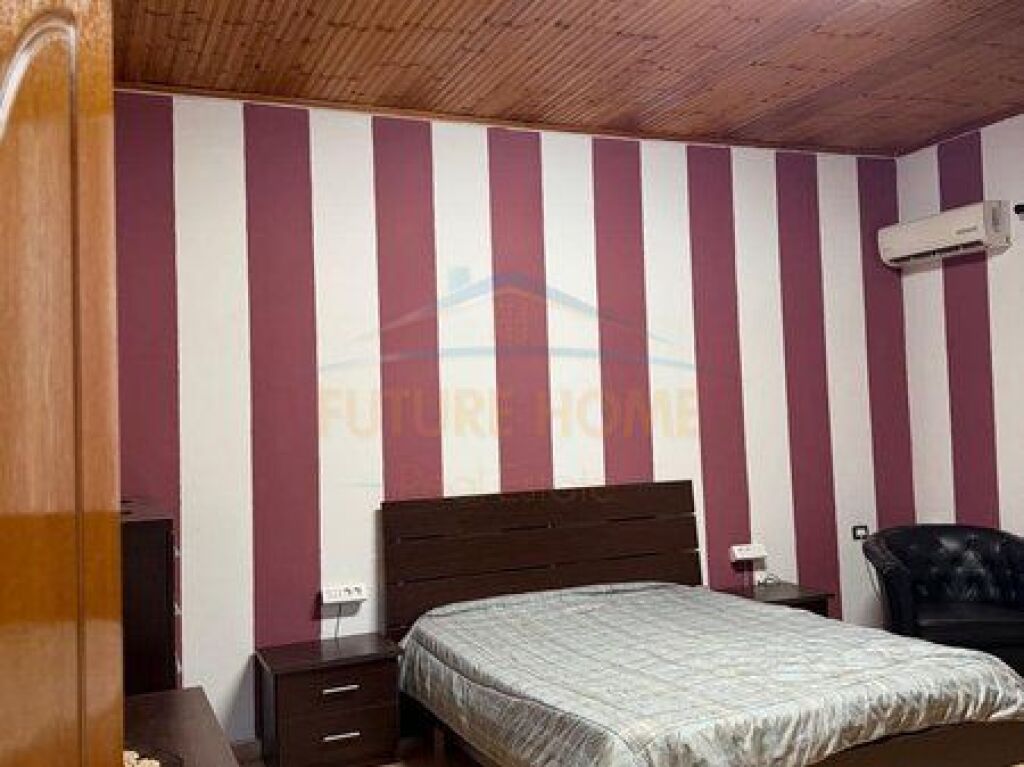 Affitto, 3° piano di una villa, Mezez
