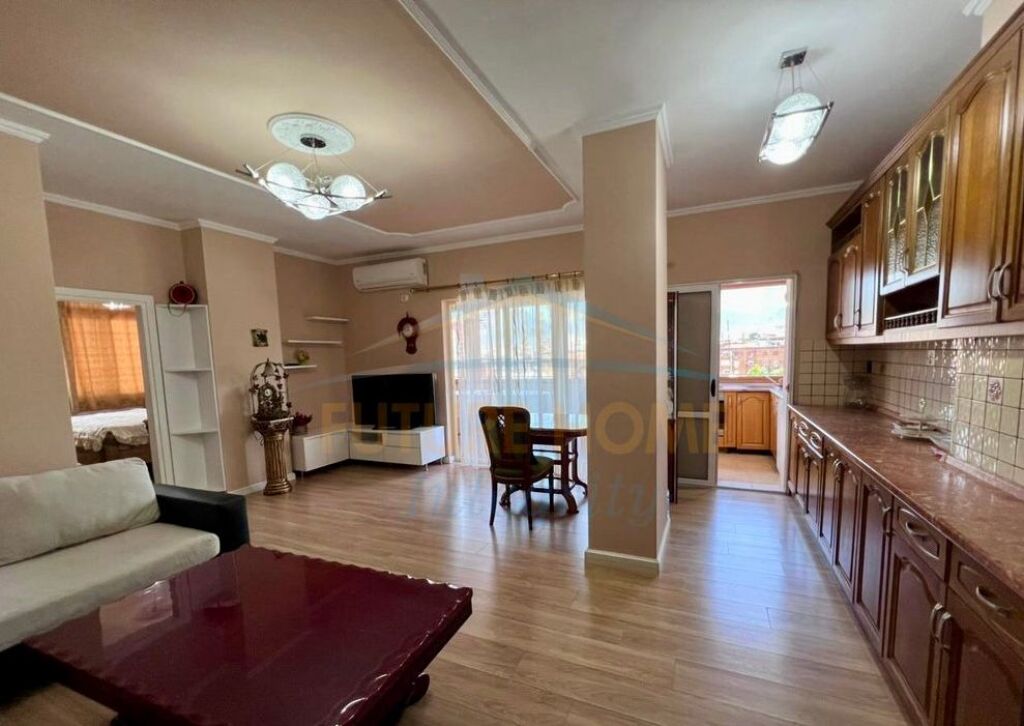 Qera, Apartament 2+1, Xhamllik, Tiranë.