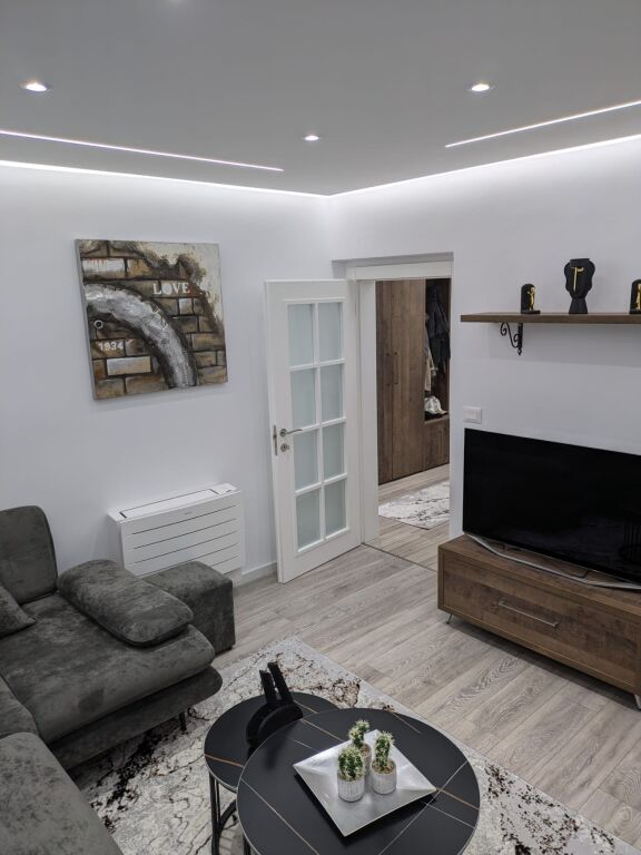 Qera | Apartament 1 + 1 | Rruga Ferit Xhajko | 600 €/muaj