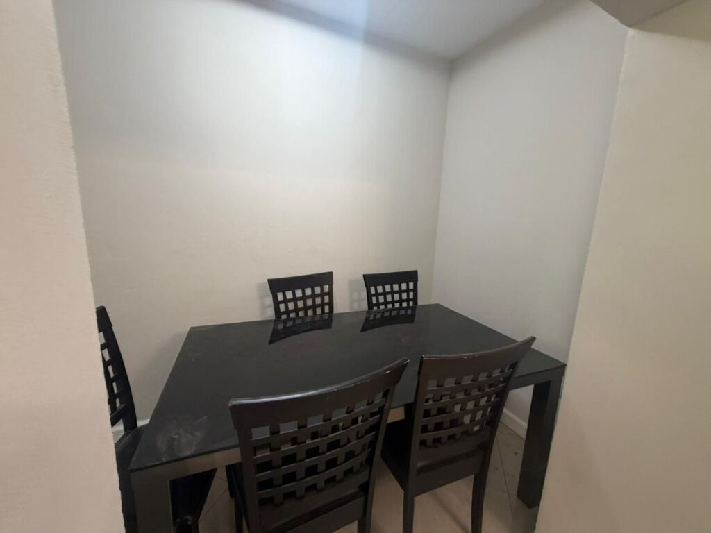 🏡 Jepet me qira apartament 2+1 i mobiluar te 📍  Rr. Elbasanit.💶 550€ i diskutueshëm