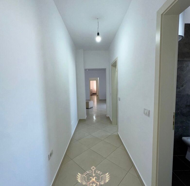 🏡 APARTAMENT ME QERA 3+1+2 me Ballkon 📍Stacioni Trenit