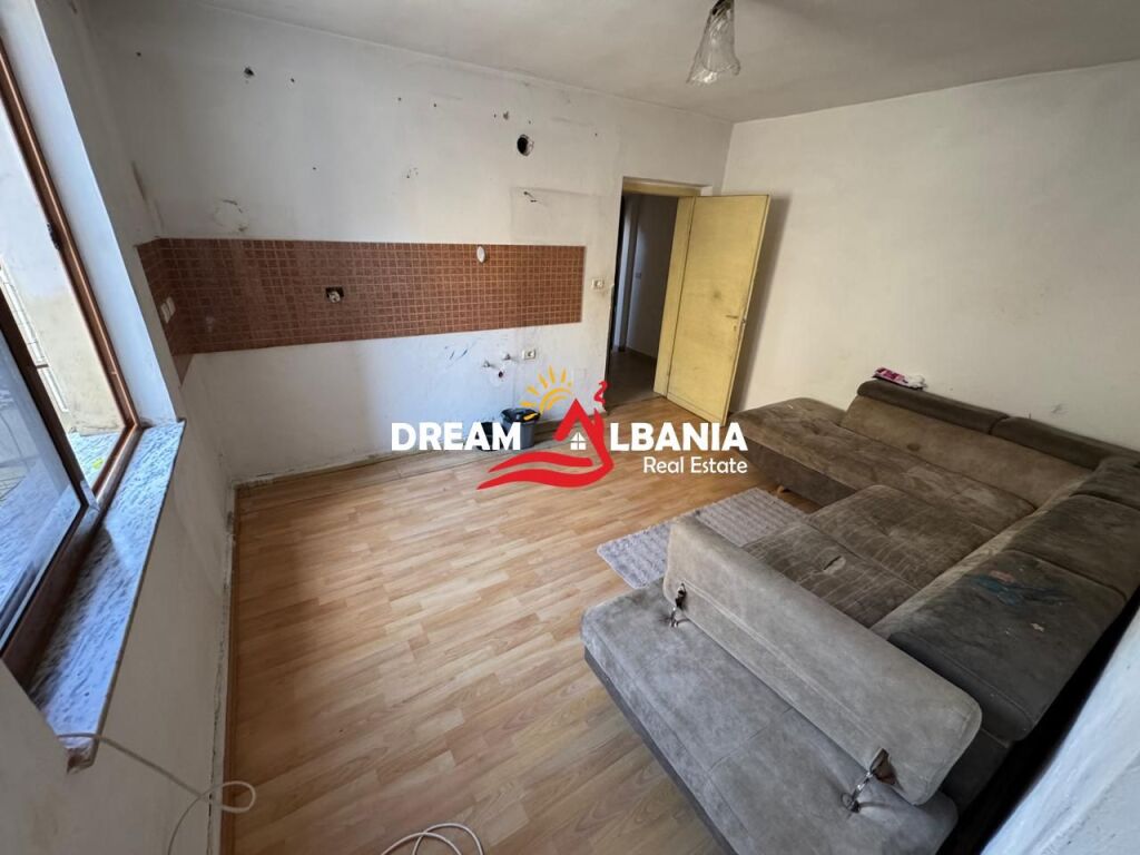Vendesi in vendita 2 Appartamenti (1+1 e 2+1) al Incrocio del 21 Dicembre (ID 4139190)