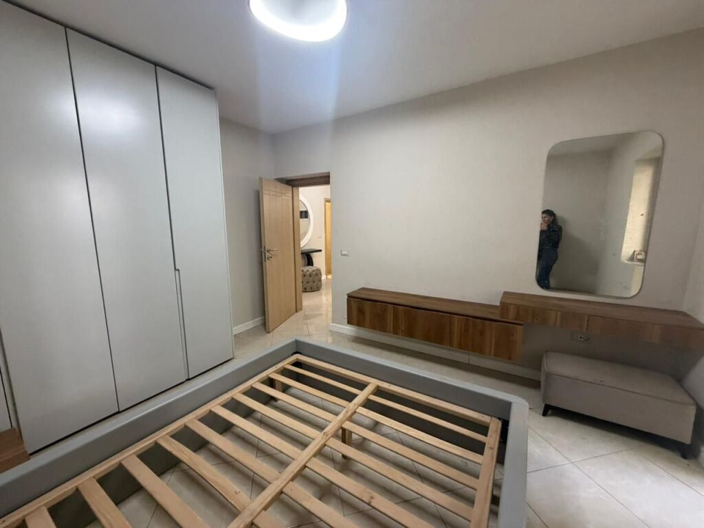 🏡 Jepet me qira apartament 2+1 i mobiluar te 📍  Rr. Elbasanit.💶 550€ i diskutueshëm