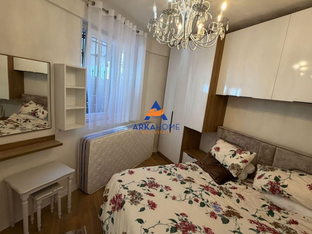 JEPET APARTAMENT ME QERA 1+1+BALLKON "MATERNITETI I RI" 50.000 LEKE