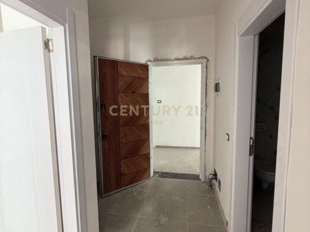 VENDESI APPARTAMENTO 1+1 + POSTO AUTO A QERRET !!!