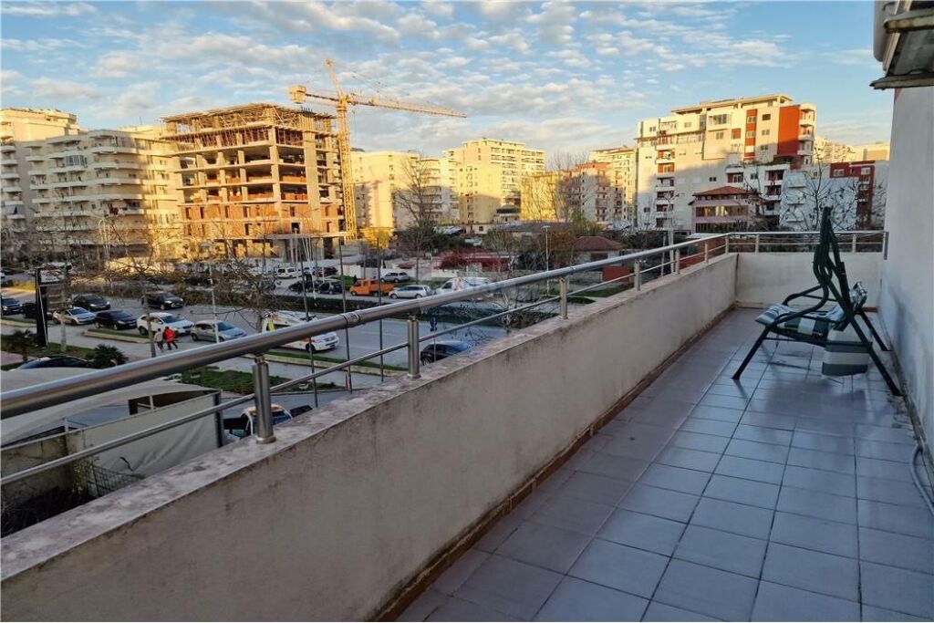 Garsonire me qera afatgjate perballe Supermarket Univers,Vlore