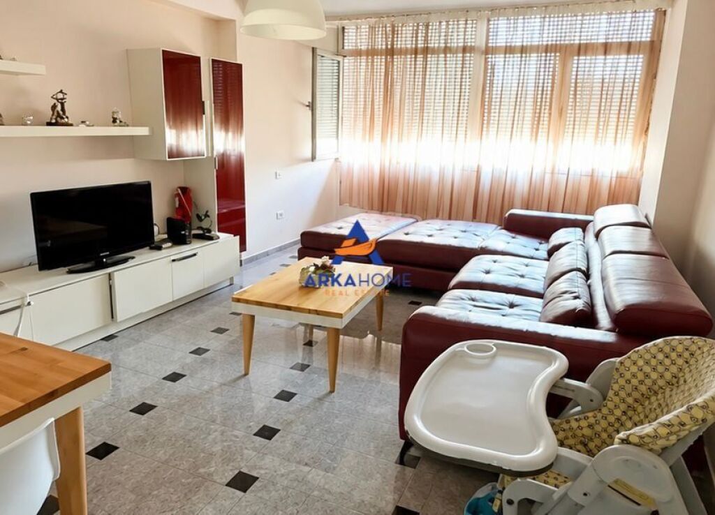 JEPET APARTAMENT 2+1 ME QERA "SELITË, AFËR MARKET XHANGOLLI" 550 EURO