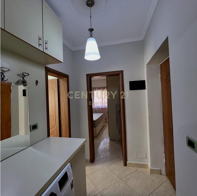 MBI SHKOLLEN E BALETIT, APARTAMENT 1+1 PER QIRA