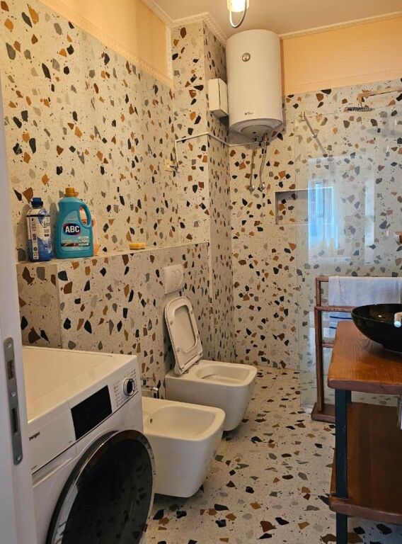 📌 Jepet me qira apartament 2+1+2 te Liqeni i Thatë – pranë Radisson