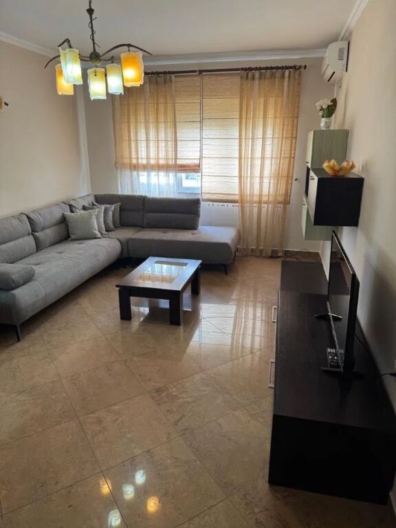 Apartament 1+1 per qira te Sheshi Willson