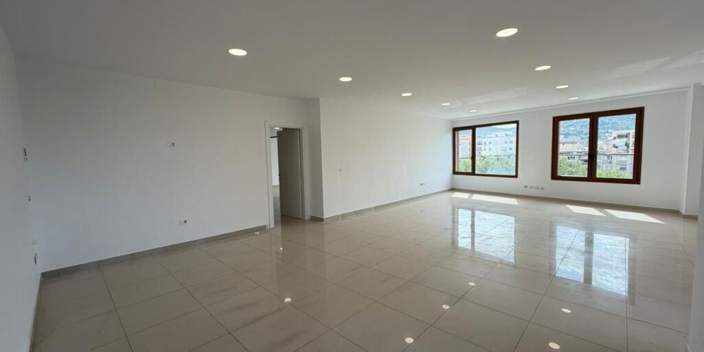 Office space for rent at Delijorgji Complex