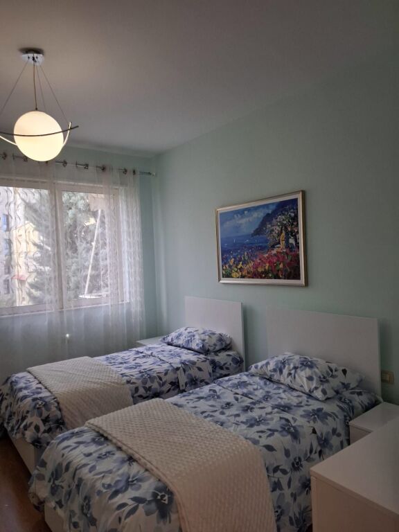 Affitto | Apartament 2 + 1 | Liqeni i Thate | 720 €/mese