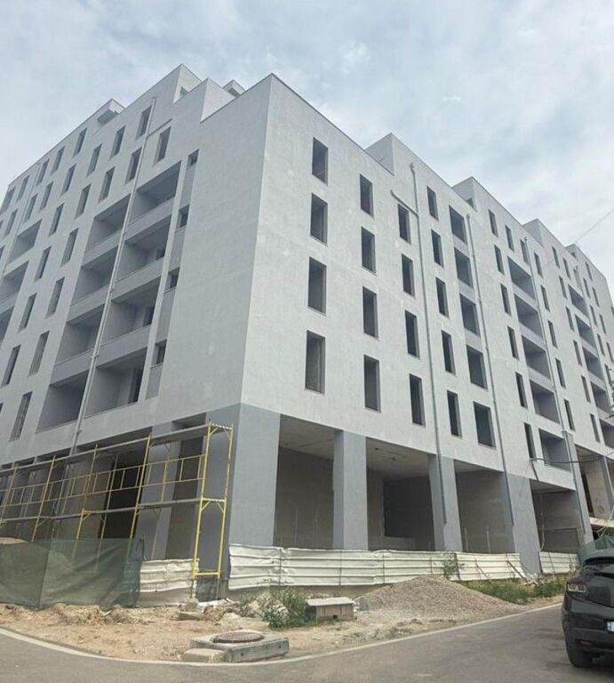 APARTAMENT 2+1 per shitje ne ali dem tek ish burgu I grave