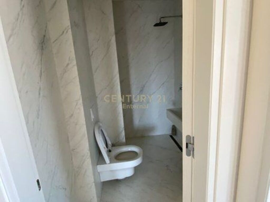  Commercial Space 3+2 For Rent at Petro Nini Luarasi High School, New Tirana