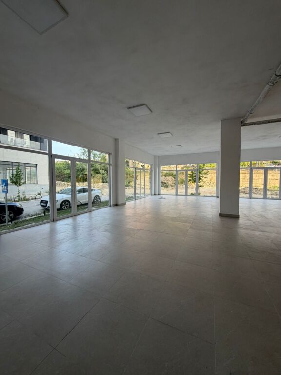 Qera | Ambjent Biznesi | Rruga 5 Maji | 1800 €/muaj