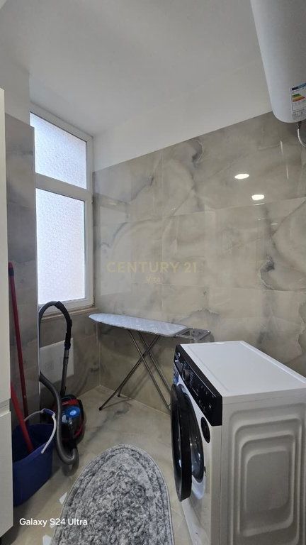 Appartamento 1+1 in Vendita sulla Prima Linea con Vista Mare, Scoglio di Kavaja, Durazzo !!
