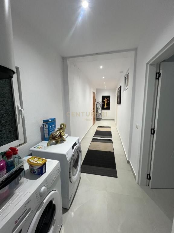 APARTAMENT 2+1 PER SHITJE PERBALLE SHKOLLES HARRY FULTZ