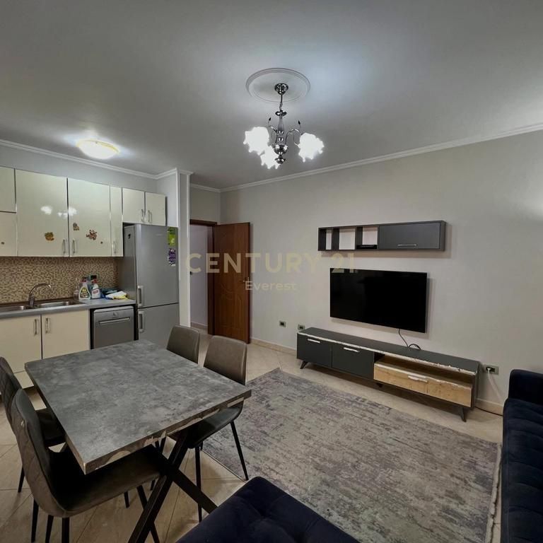 MBI SHKOLLEN E BALETIT, APARTAMENT 1+1 PER QIRA