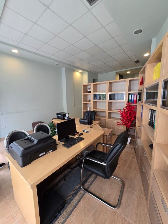 🏢 Commercial Space for Sale – Ambasador 2