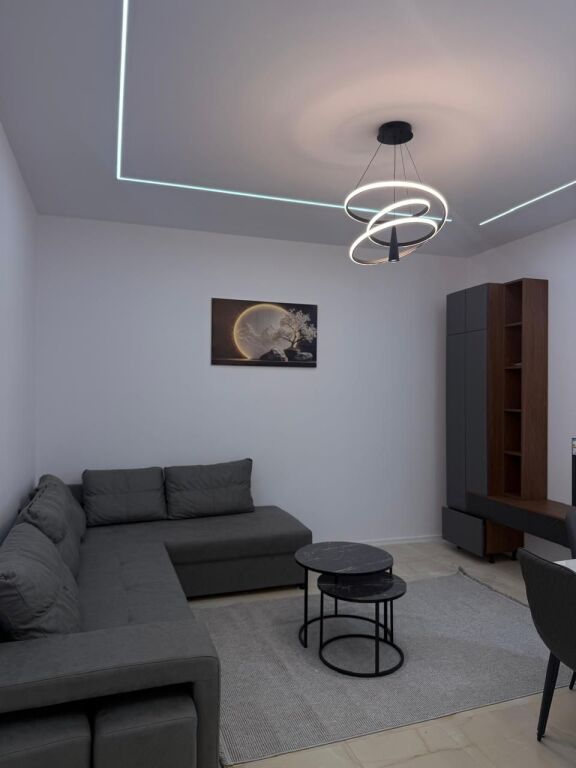 Jepet me qira apartament 1+1 te Kodra e Diellit!