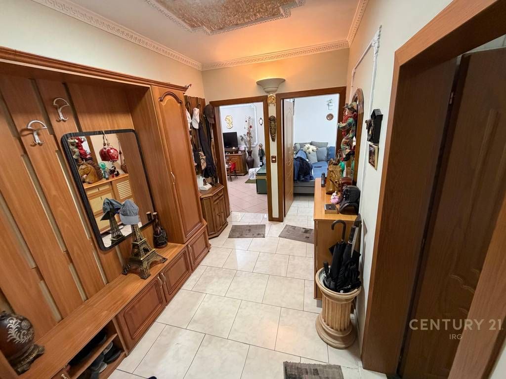 Appartamento 2+1 in vendita vicino alla Scuola di Balletto! 160,000 €