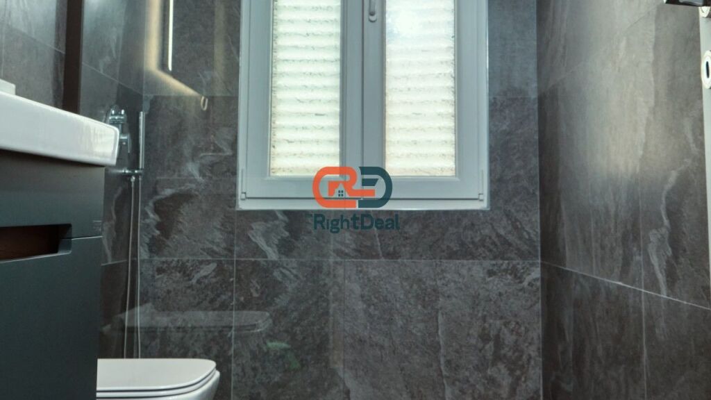 Ne Bllok, Jepet Me Qira Apartament 1+1, Totalisht I Investuar!!