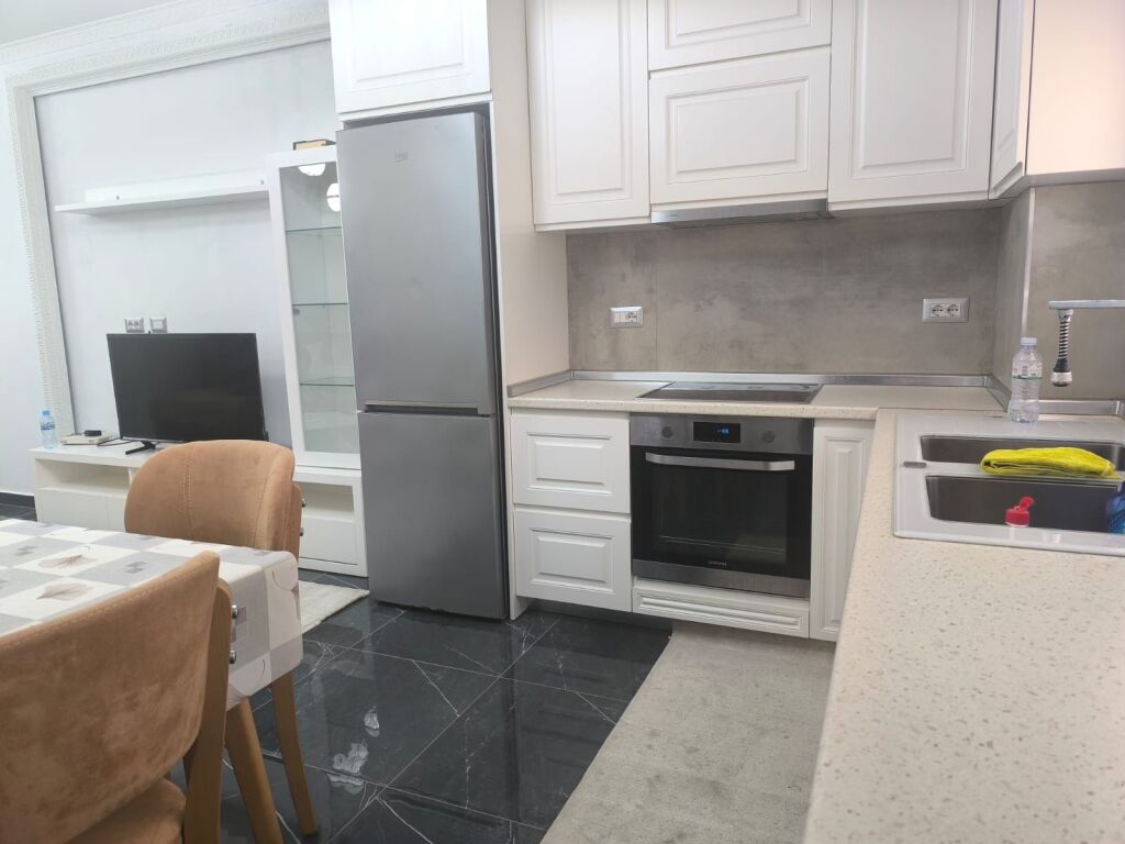 Shitet apartament 2+1 ne astir