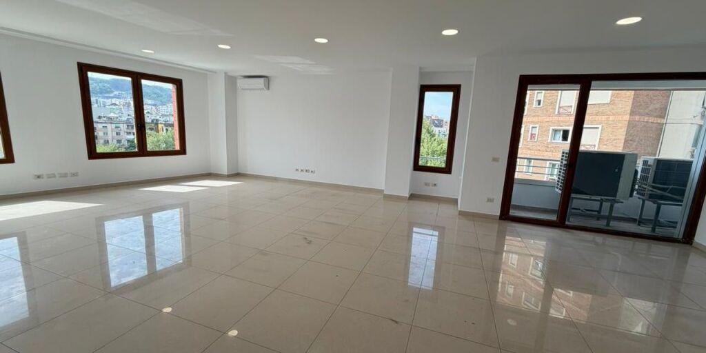 Office space for rent at Delijorgji Complex