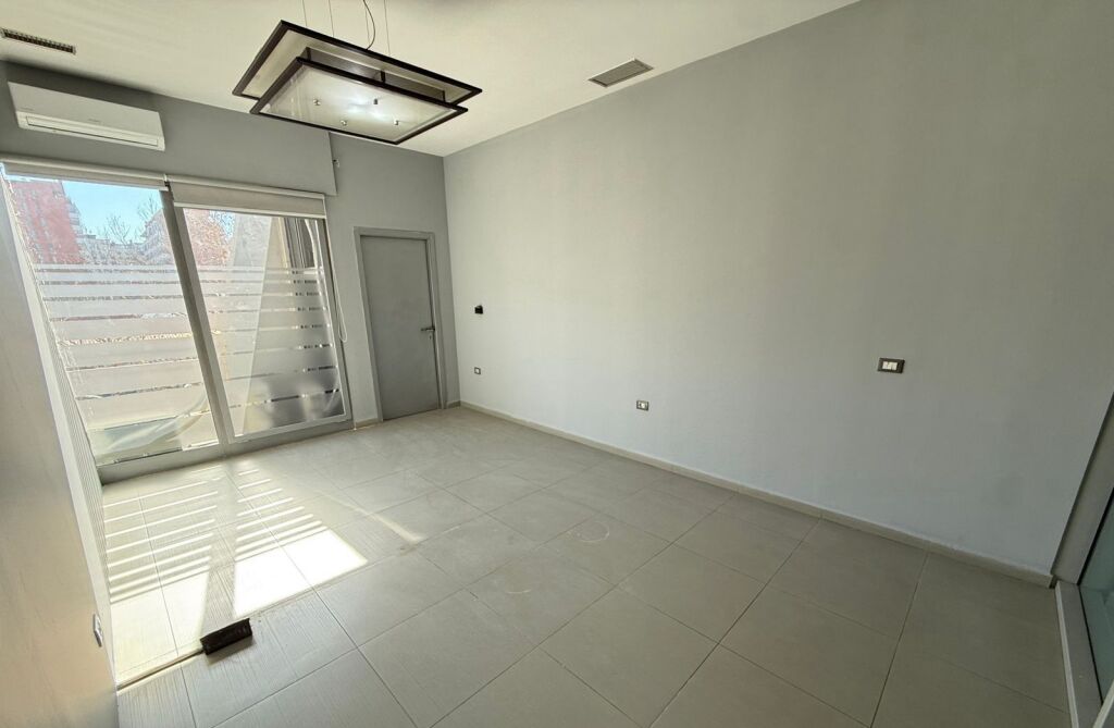 Shitje | Ambjent Biznesi | | 1567000 €