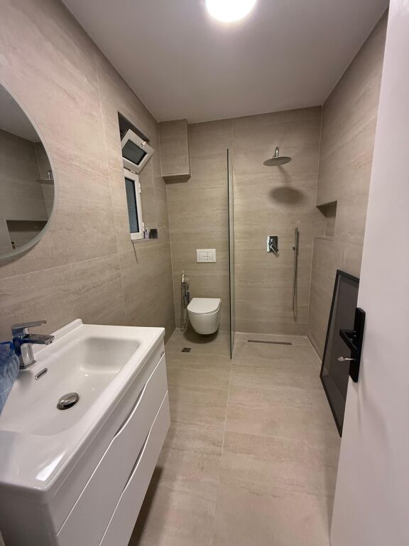 FOR RENT Office Space📍Durres Street *4 work environments 📐Area 100m² 💶600€ Net