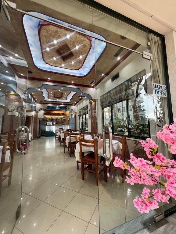 SHITET BAR -RESTORANT , VIJA E DYTE BREGDETARE NE MALIN E ROBIT!