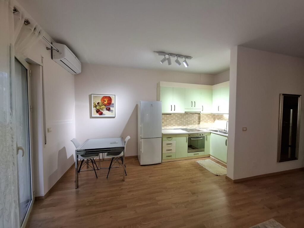 Affitto | Apartament 2 + 1 | Liqeni i Thate | 720 €/mese
