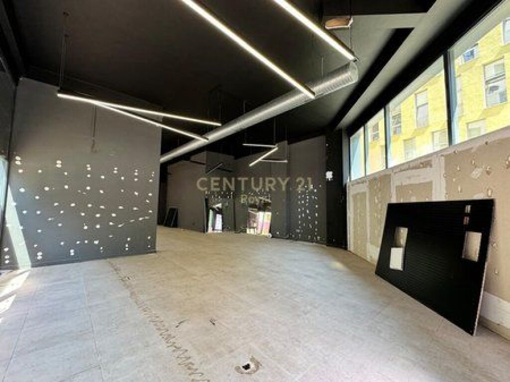  Commercial space for rent on Bardhok Biba Street