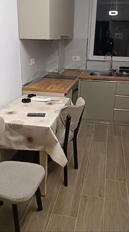 APARTAMENT 1+1. 40000 LEKE.RRUGA 5 MAJI