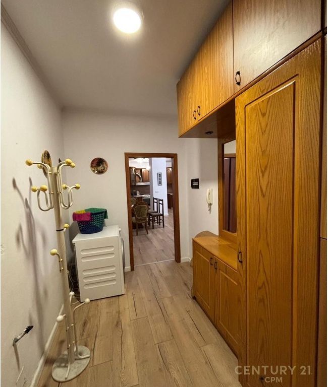 AFFITTASI APPARTAMENTO 3+1+2 PRESSO 21 DHJETORI!