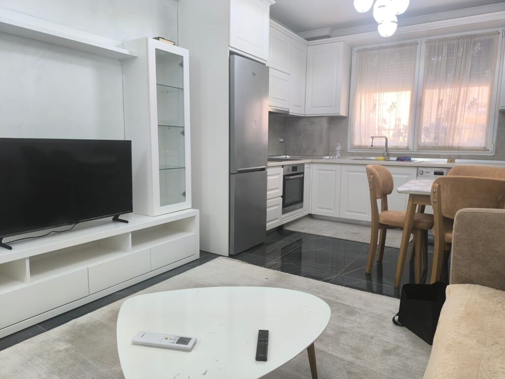 Shitet apartament 2+1 ne astir