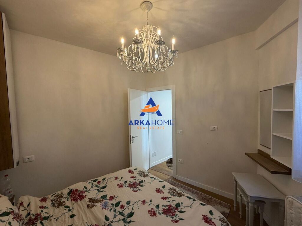 JEPET APARTAMENT ME QERA 1+1+BALLKON "MATERNITETI I RI" 50.000 LEKE