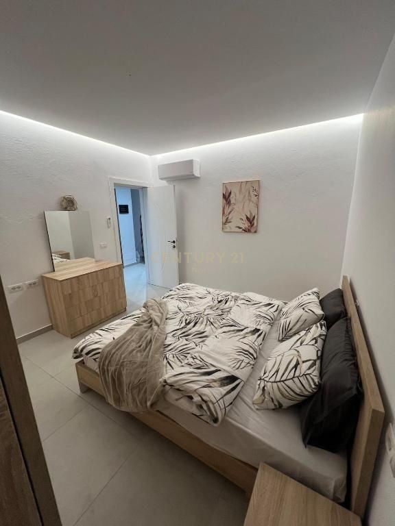 APARTAMENT 2+1 PER SHITJE PERBALLE SHKOLLES HARRY FULTZ