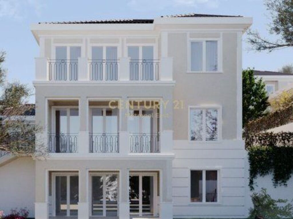 Villa for sale in the Collina Verde Residence.