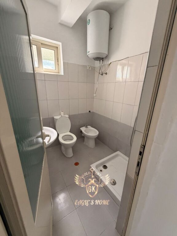 Villa in Affitto • 2 Piani, 3+1 con Cucina separata e garage al piano terra 📍Quartiere Nuovo, Scuola Hajdar Dushi 500€