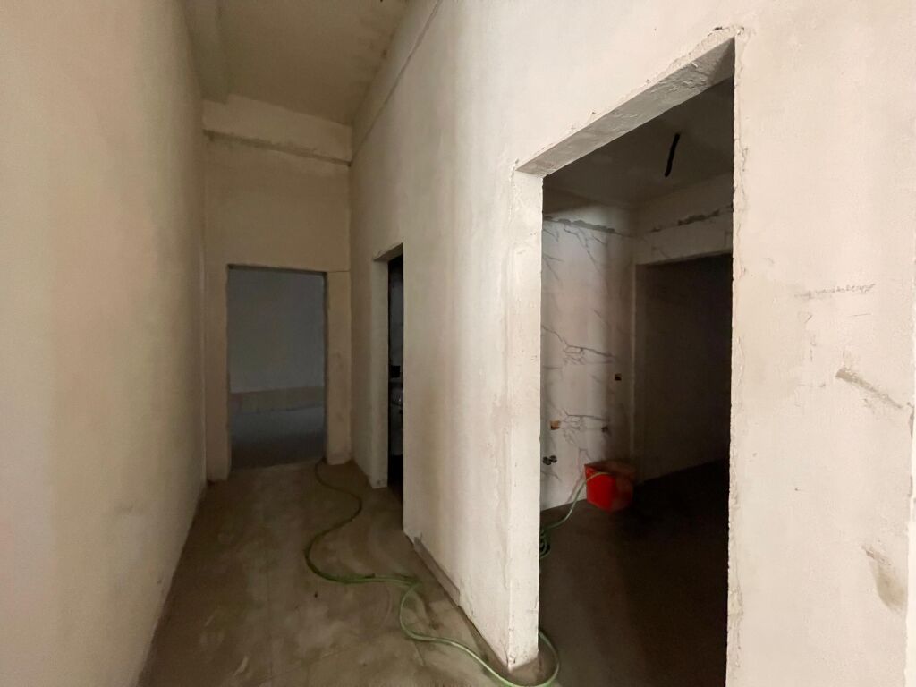 PREMISES 1400M2 FOR RENT AT THE MUNICIPALITY OVERPASS