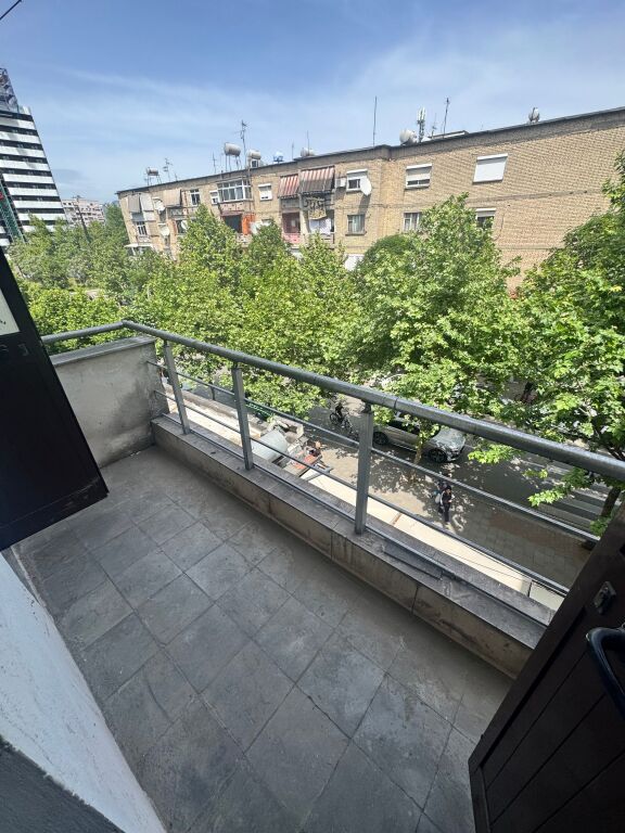 🏡 Apartment 2+1 for sale With possibility of division into two entrances at Irfan Tomini street side