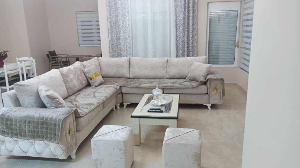 Affitto | Vilë 3 + 1 | Shkozë | 1000 €/mese